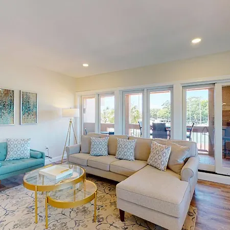 7111 Harbourside Villa